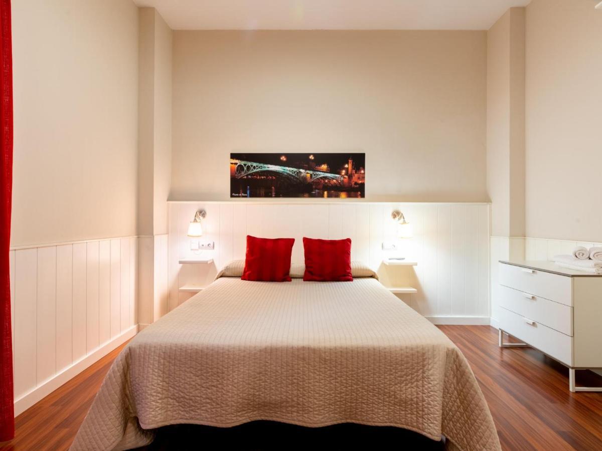 Holi-Rent Lumbreras Apartment เซบีญา ภายนอก รูปภาพ