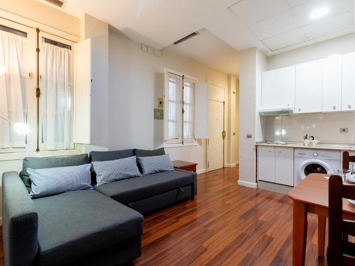 Holi-Rent Lumbreras Apartment เซบีญา ภายนอก รูปภาพ