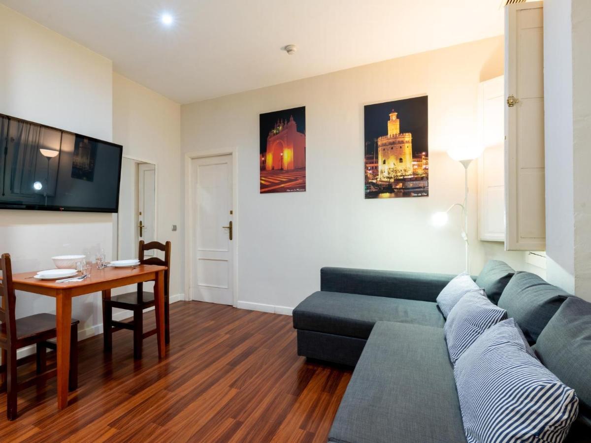 Holi-Rent Lumbreras Apartment เซบีญา ภายนอก รูปภาพ