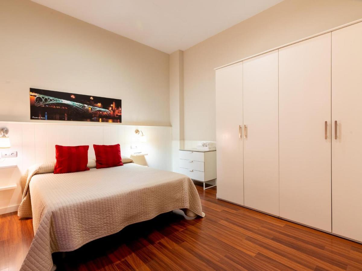 Holi-Rent Lumbreras Apartment เซบีญา ภายนอก รูปภาพ