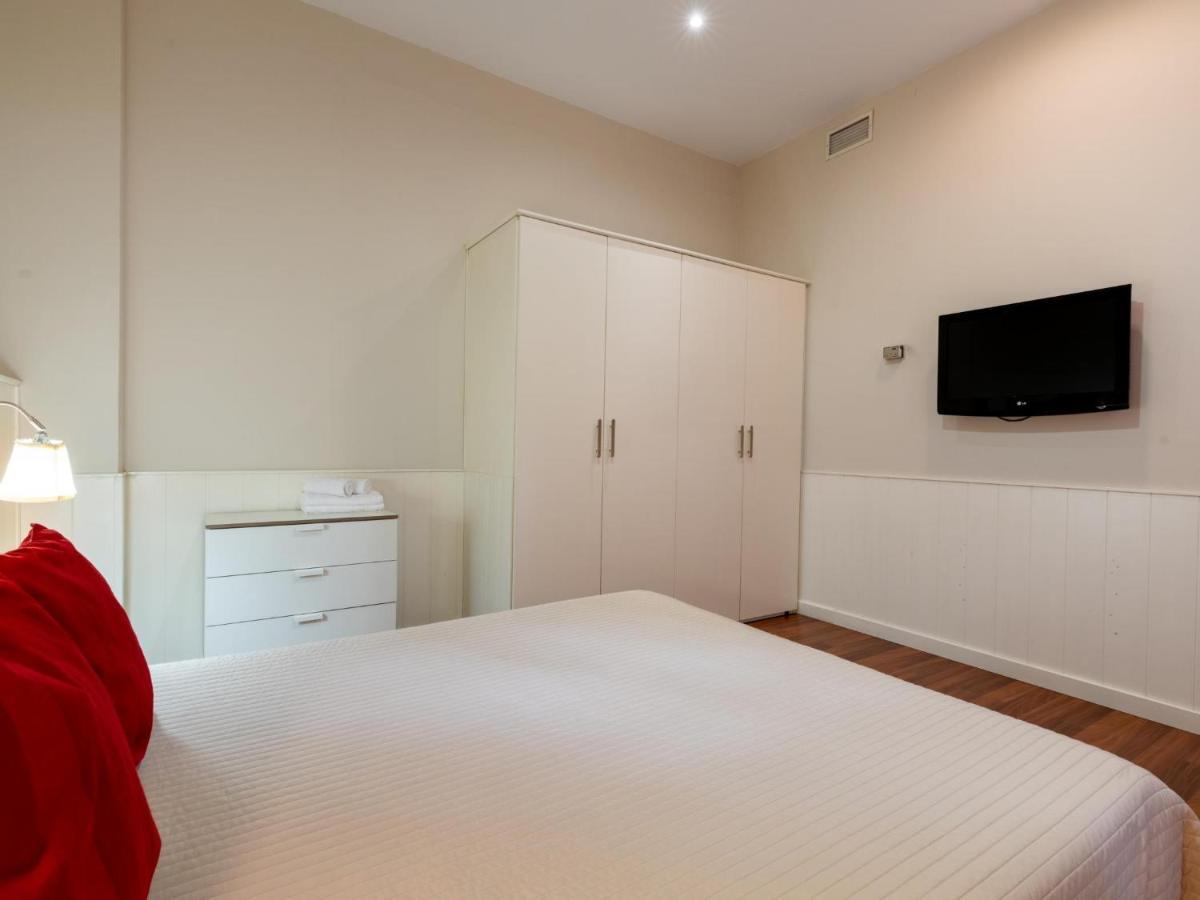 Holi-Rent Lumbreras Apartment เซบีญา ภายนอก รูปภาพ