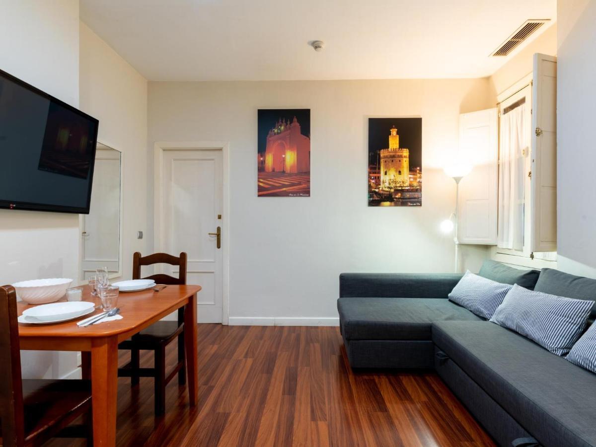 Holi-Rent Lumbreras Apartment เซบีญา ภายนอก รูปภาพ
